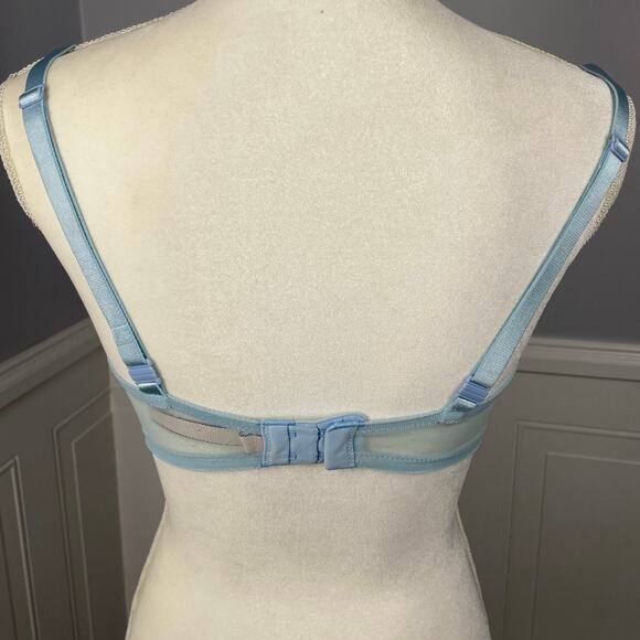 Victoria's Secret, Size 36DDD, Light Blue Push-Up Bra, Convertible, Lace, EUC - Picture 3 of 8